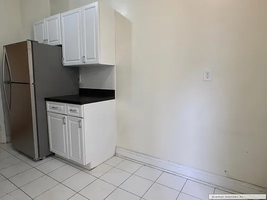 Rented by Sovereign Associates | media 3