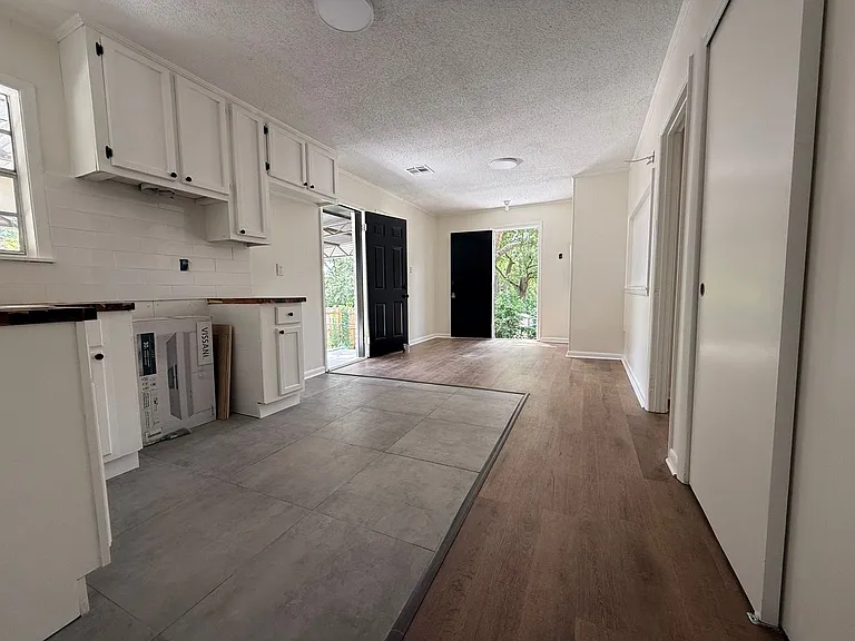 1556 Gibson St — Photo 11