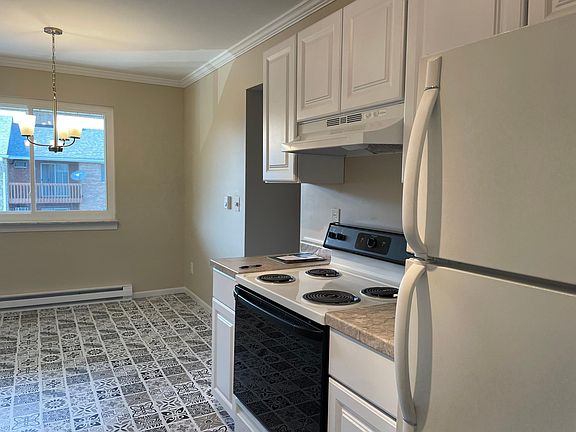5th image of 5350 Camelot Dr
