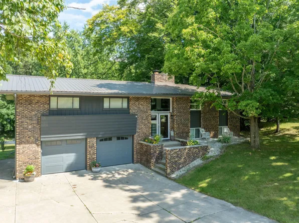 14160 Oak Hollow Dr, Big Rapids, MI 49307