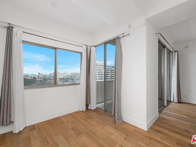 7250 Franklin Ave #511 — Photo 16