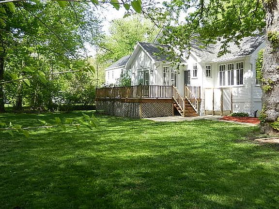 2nd image of 16137 Meadow Dr