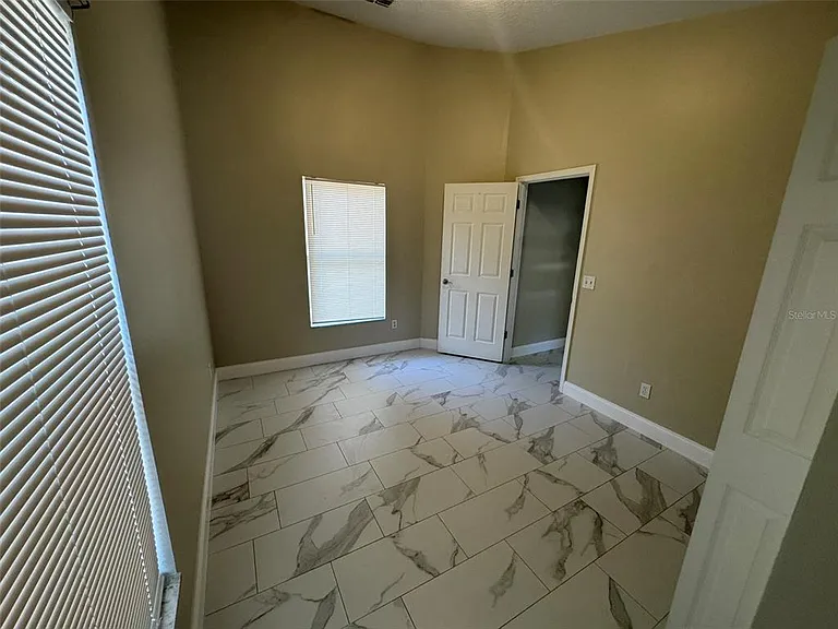 2347 Blake Way — Photo 20