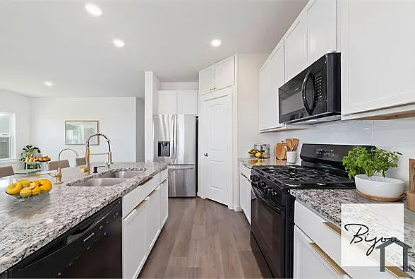 4712 Peony Green Dr — Photo 10