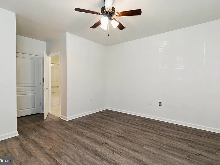 12915 Alton Sq #114 — Photo 17