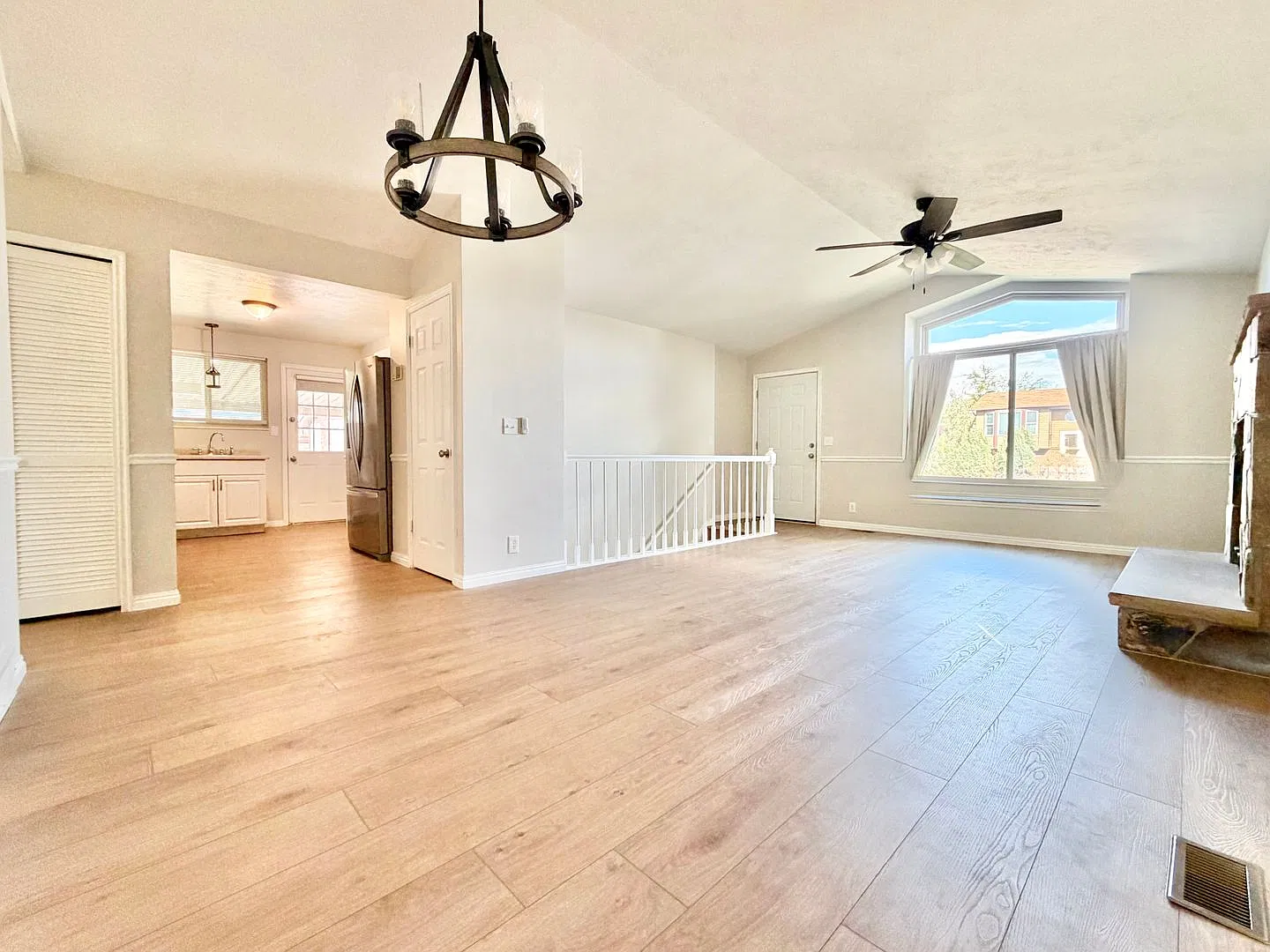 5-Bedroom Home + Garage, Fenced Yard & Pets Welcome! — Photo 4