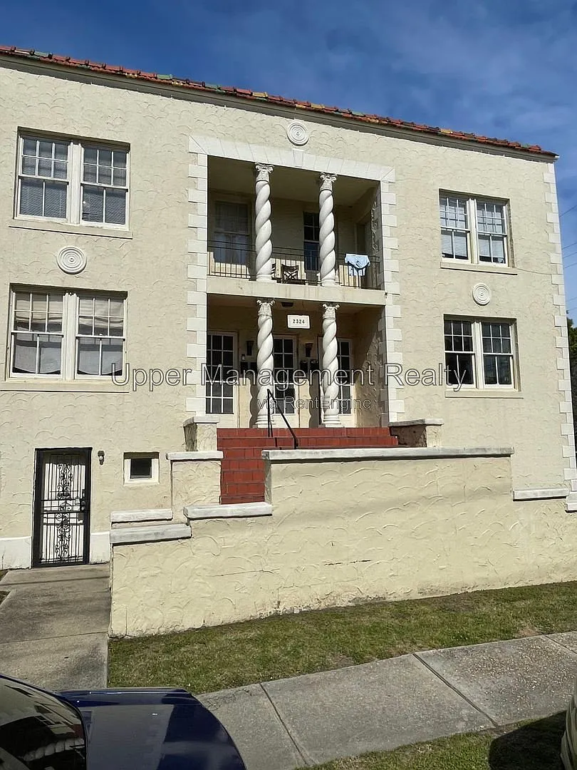 2 bed, 1.0 bath, $2,150 — Photo 2