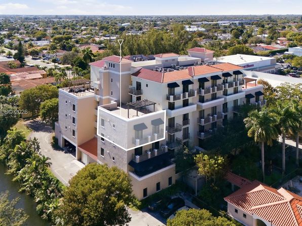 8430 SW 8th St APT 405B