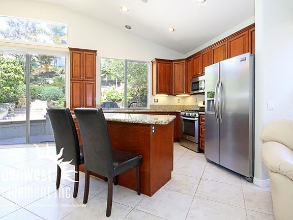 4th image of 10775 Pacific Canyon Way
