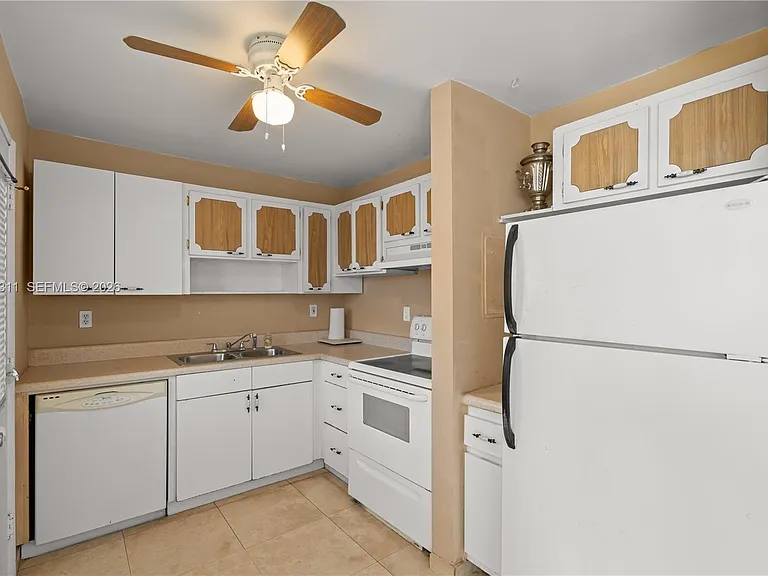 2930 Point East Dr #E312 — Photo 7