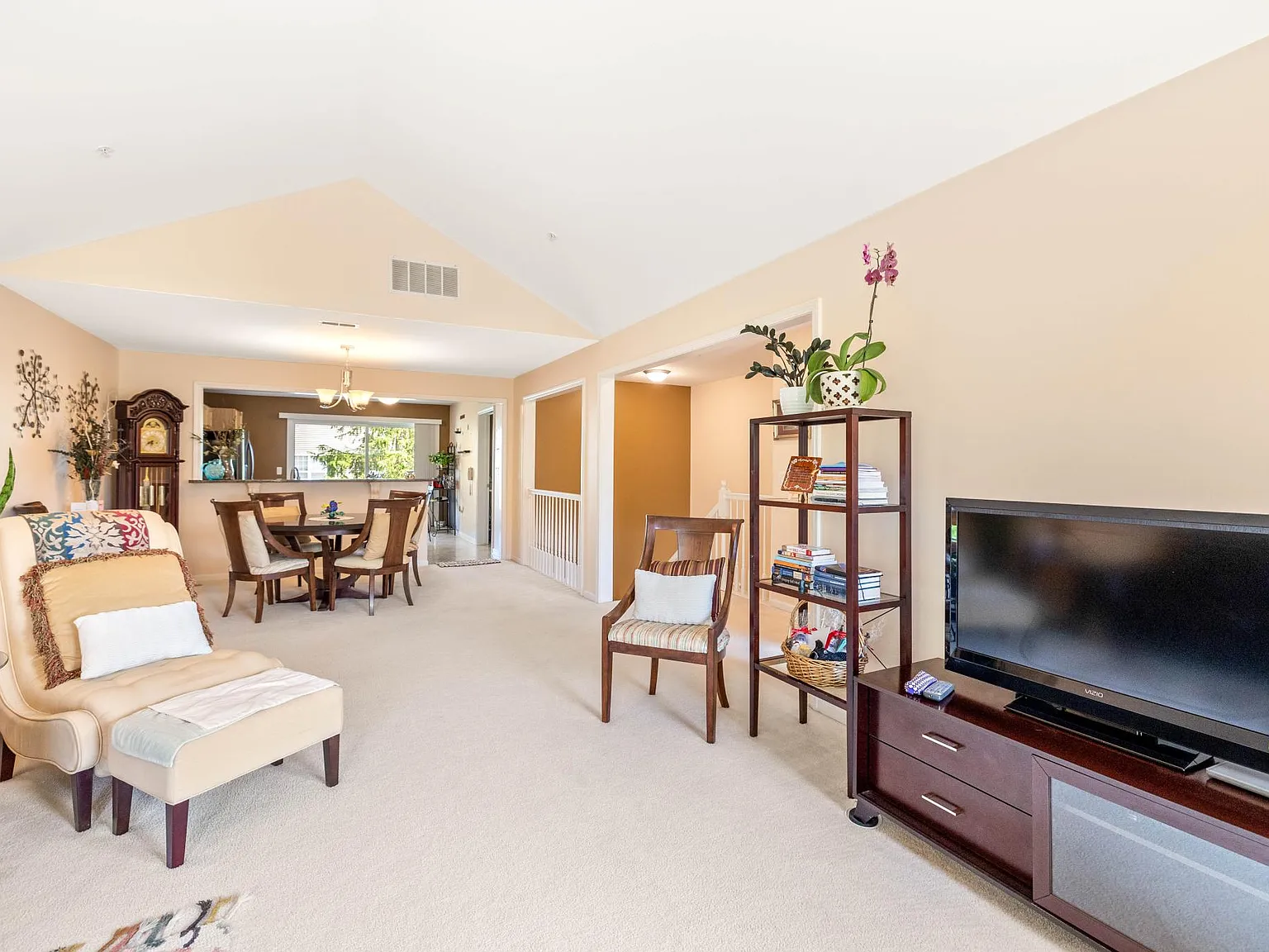 2 bed, 1600 sqft, $2,350 — Photo 4