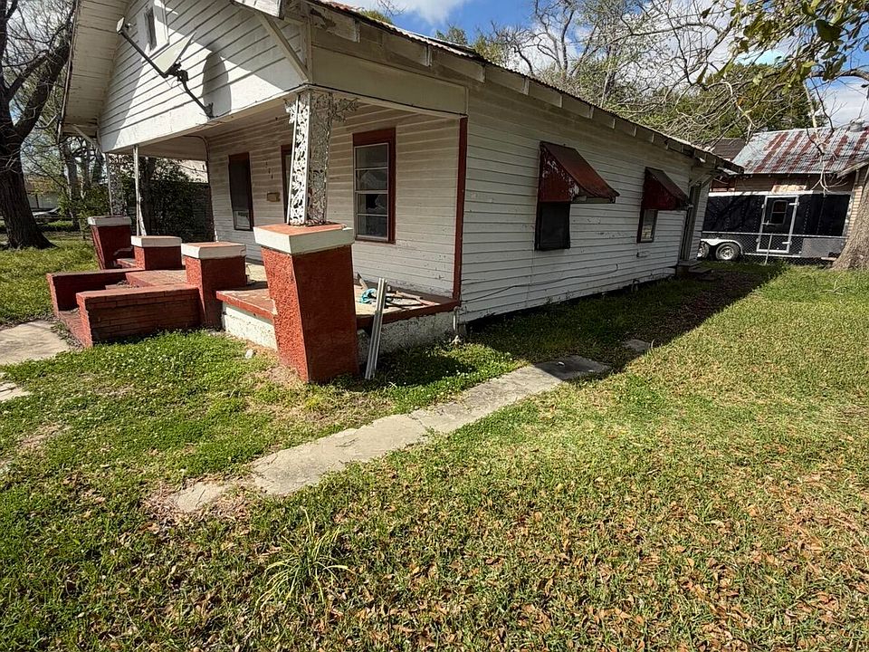 1st image of 504 W Port St