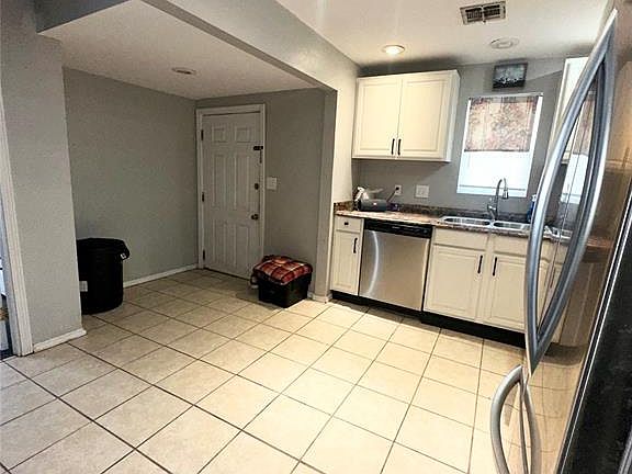 5th image of 619 Kenwood Blvd