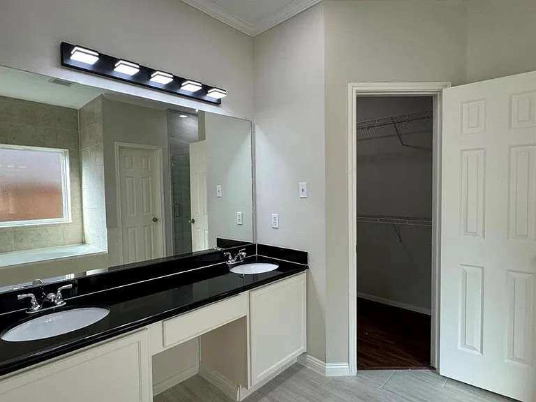 5015 Cottonglen Ct — Photo 11