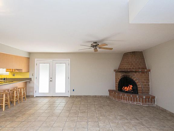 4th image of 7131 N Giaconda Way