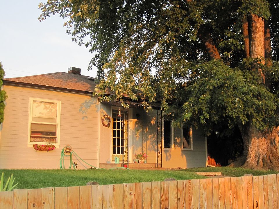 2nd image of 725 3rd St