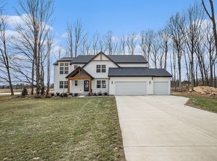 580 Hawksnest Dr, South Haven, MI 49090