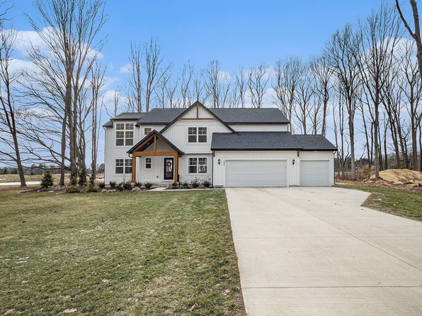 580 Hawksnest Dr, South Haven, MI 49090