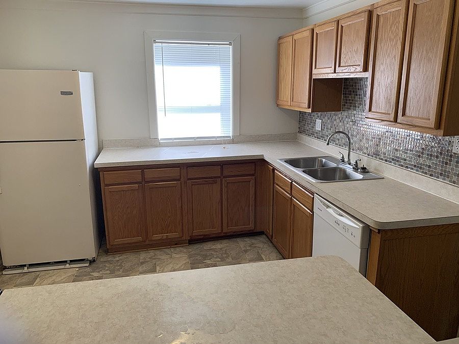 2nd image of 862 46th St