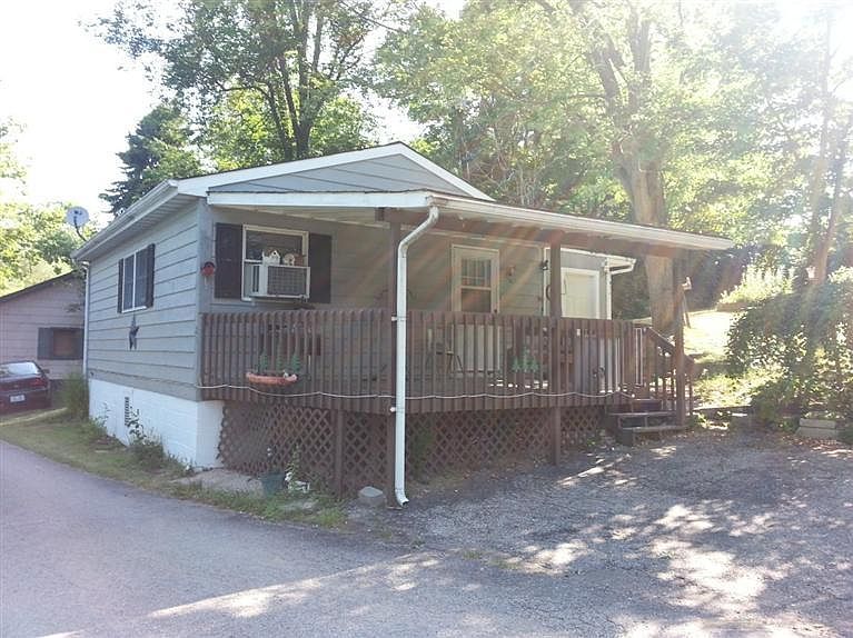1st image of 25 Boone Lake Cir