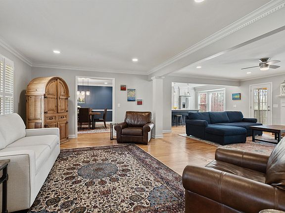 5th image of 703 Sugar Mill Rd