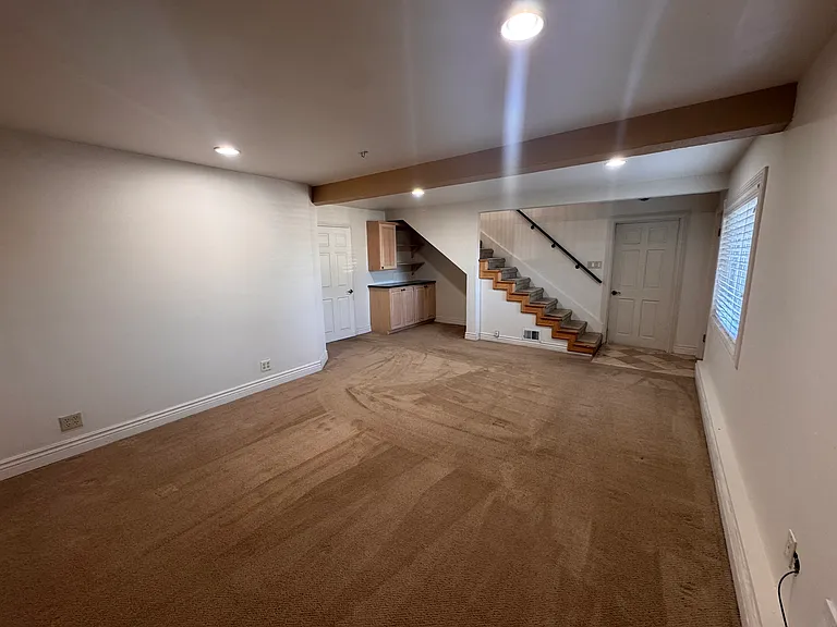 718 Alameda De Las Pulgas — Photo 15