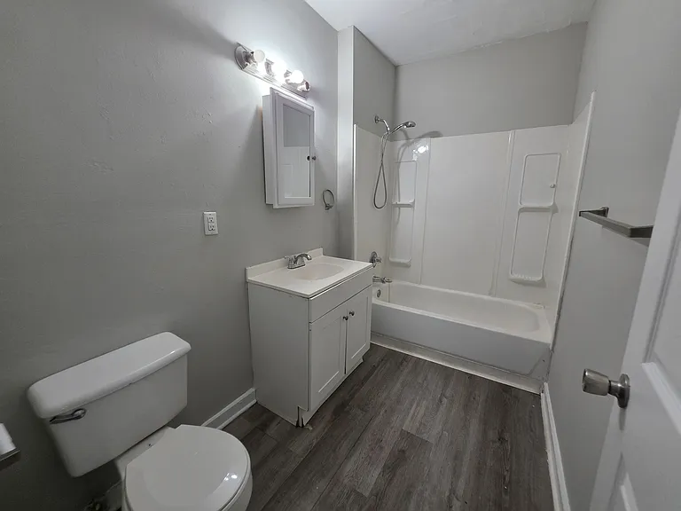 826 Leona Ave — Photo 7