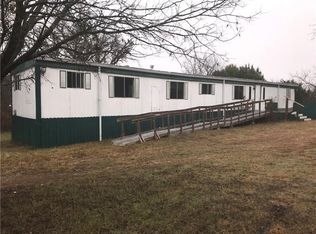 402 N Sycamore St, Hico, TX 76457