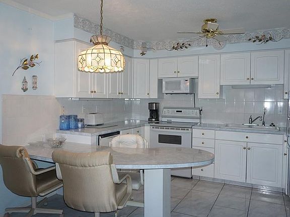 3rd image of 4355 Tahitian Gardens Cir APT C