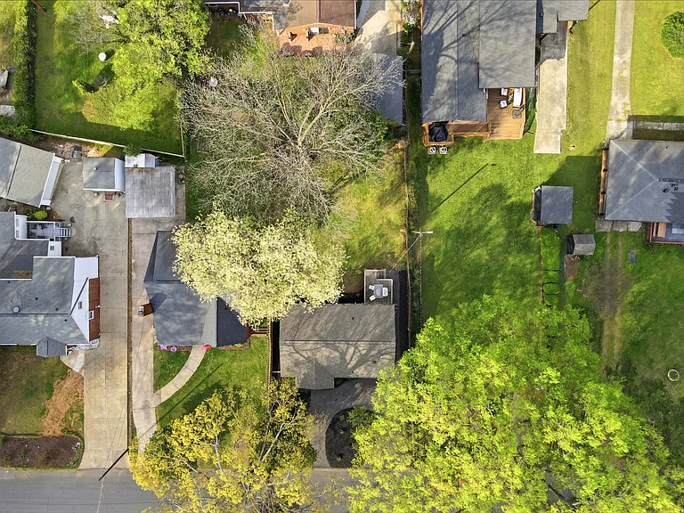 1642 Washington Ave — Photo 44