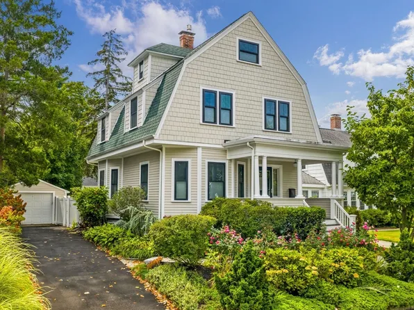 51 Wren St, West Roxbury, MA 02132