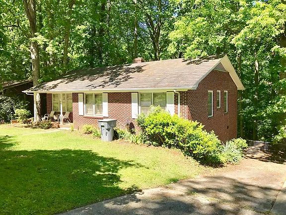3rd image of 363 Amherst Dr