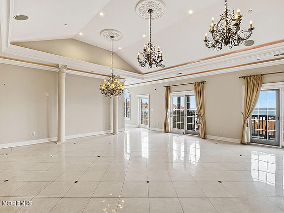 5th image of 141 Riviera Drive