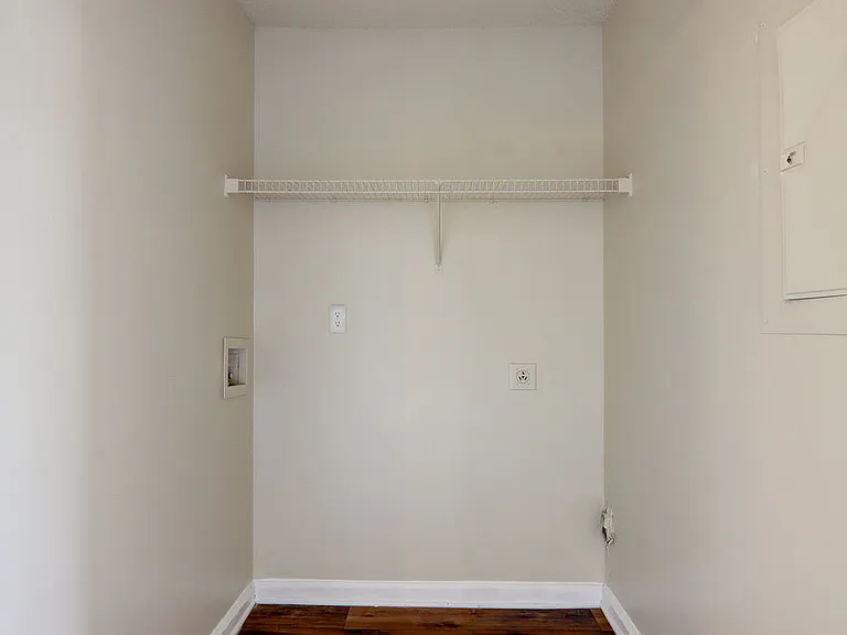 The Grove Apartments — Photo 28