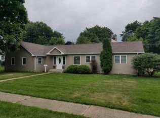 199 College St, Crystal Lake, IL 60014