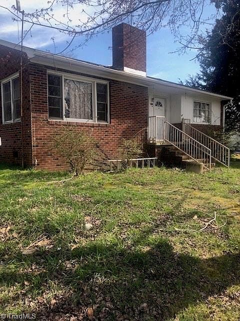 2nd image of 412 Fox St