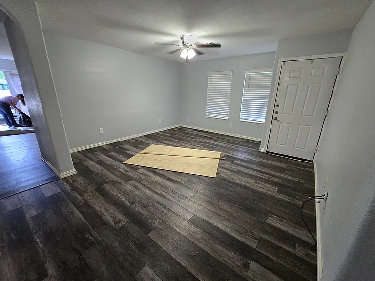 701 Chandler Dr — Photo 2