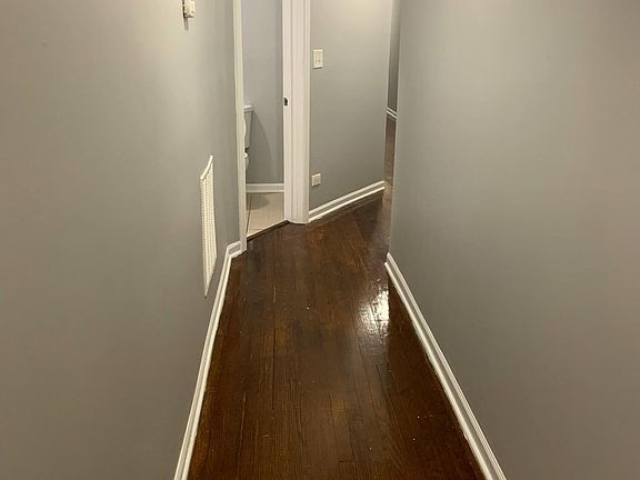 5th image of 4423 S Prairie Ave APT 1