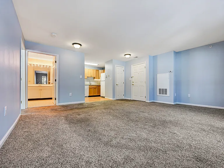 Kings View Apartments — Photo 19