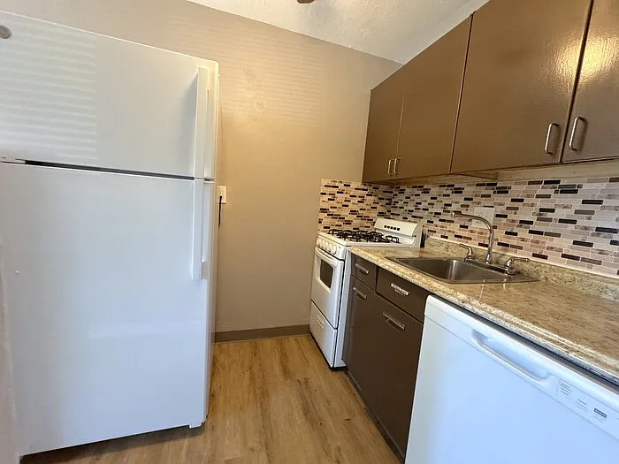 160 N Sylvan Ave #3 — Photo 7