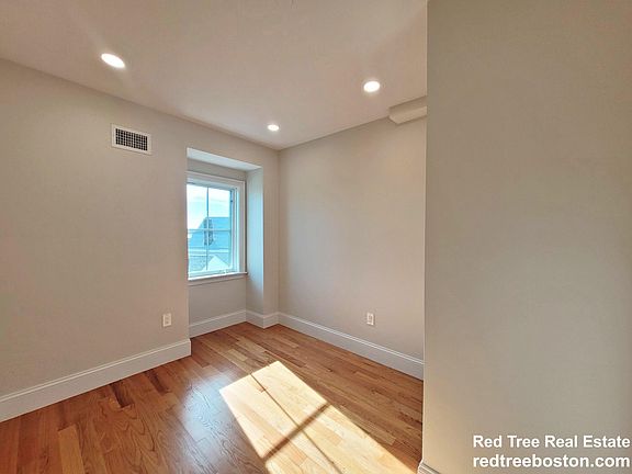 4th image of 79-81 White St #81-2