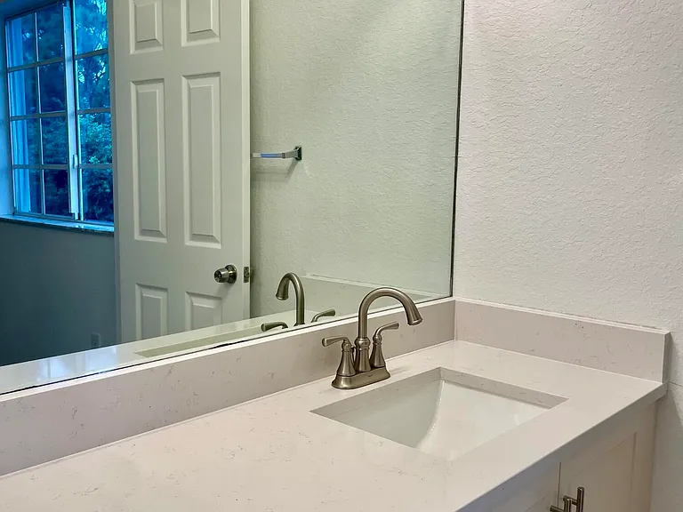 4987 SE Mariner Garden Cir — Photo 15