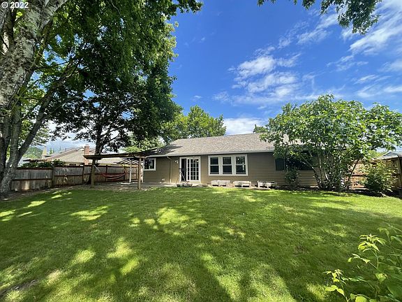 5th image of 2023 NE Josephine Dr