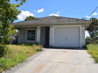 321 12th St SW, Vero Beach, FL 32962