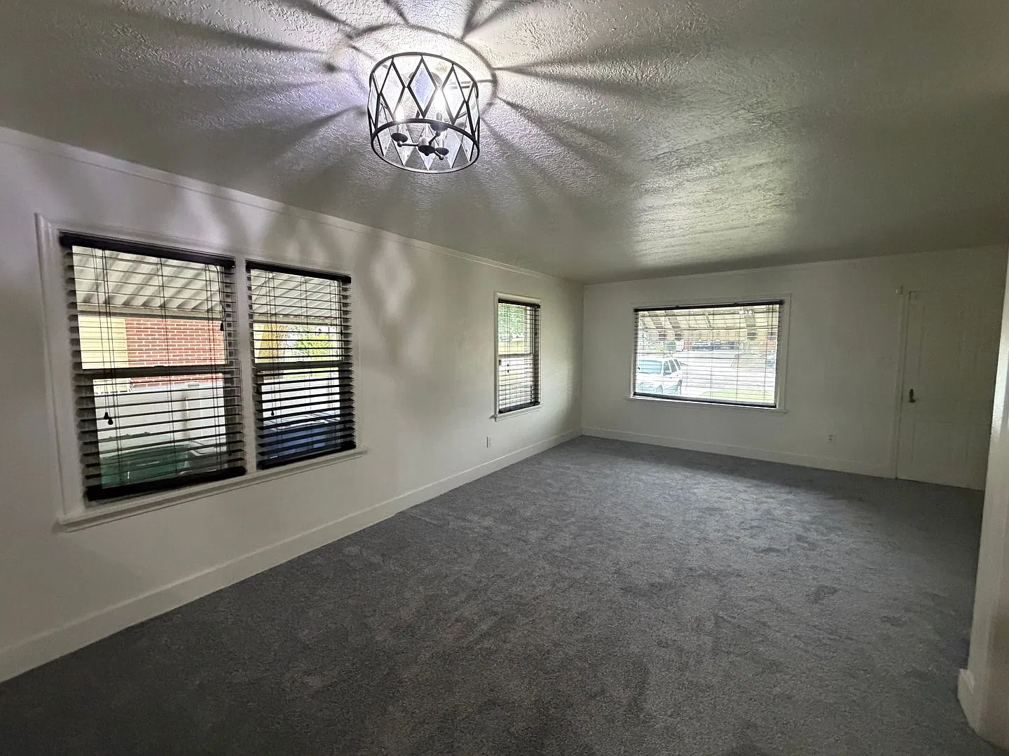 3 Weeks Rent Free Spacious 4 Bed / 2 Bath Ogden Home with Finished Basement — Photo 4