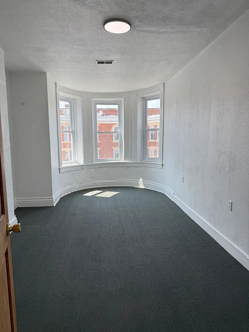 3614 Dawson st — Photo 4