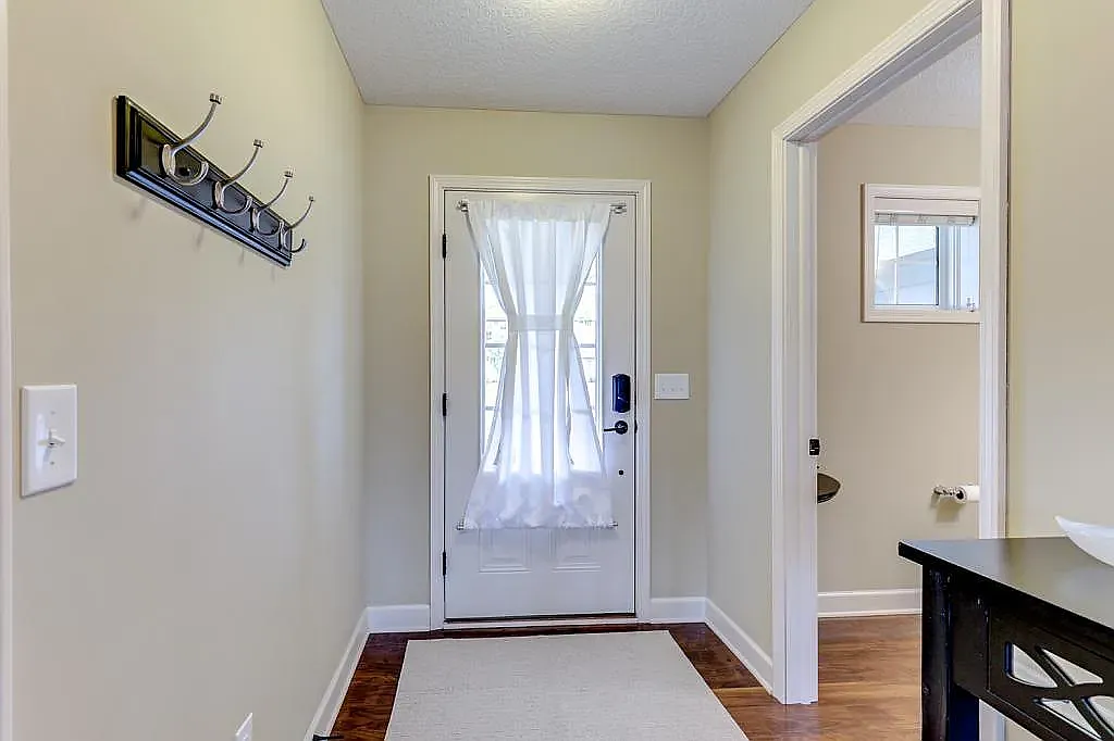 3 bed, 1798 sqft, $2,775 — Photo 3