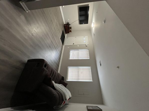 120 N Altamont Ave