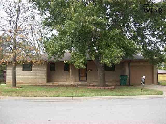 1st image of 1008 Rosebud St