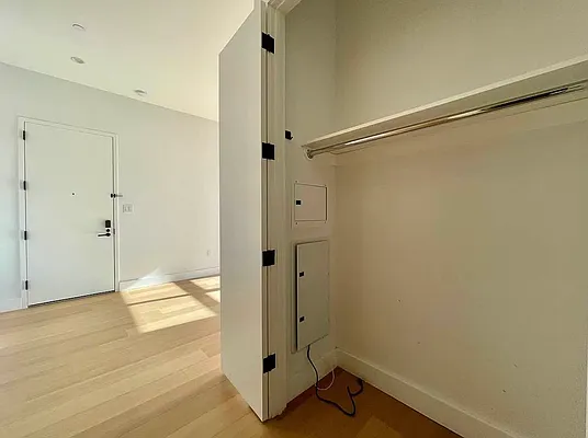 Rented by eRealty Advisors Inc | media 8